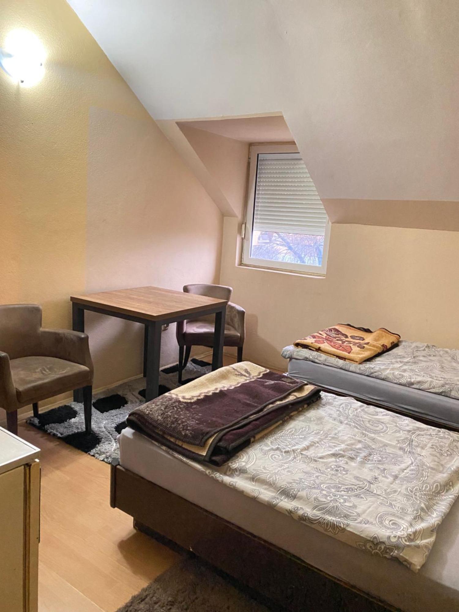 Guest House Vukovic Podgorica Ngoại thất bức ảnh